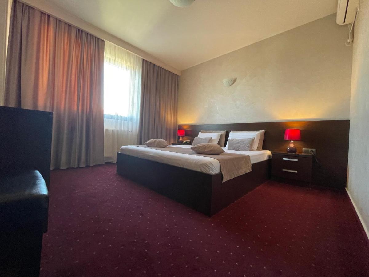 Athos Hotel
