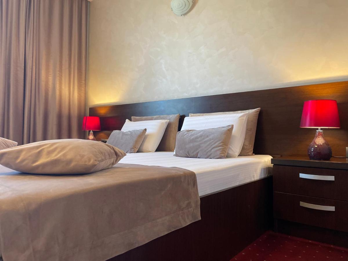 Athos Hotel