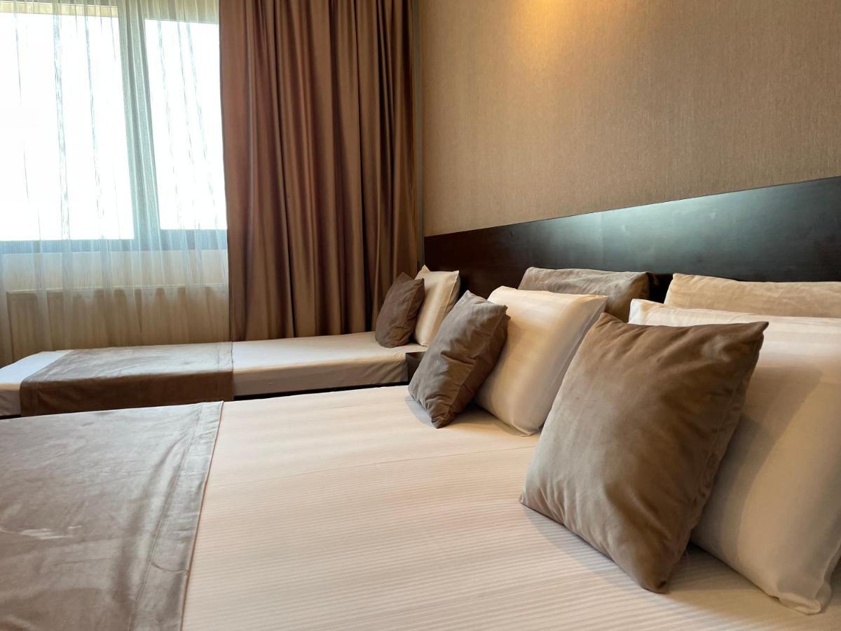 Athos Hotel 3*